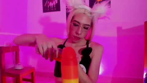 Snapshot of katty_cat1 chatting on 11, 9, 2025 katty_cat1 online show from 11, 9, 2025