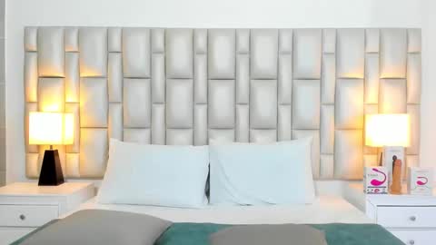 katy blonde girl and paola big boobs online show from 24, 2, 2026