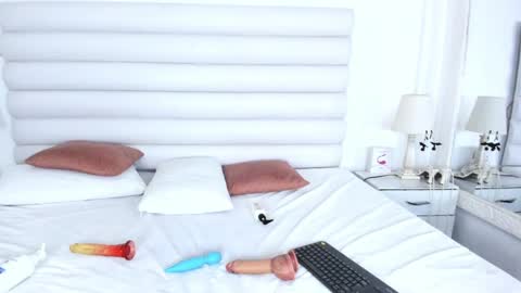 katy_contreras online show from 29, 12, 2024