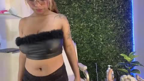 Snapshot of katy_love222 chatting on 29, 5, 2026 katy_love222 online show from 29, 5, 2026