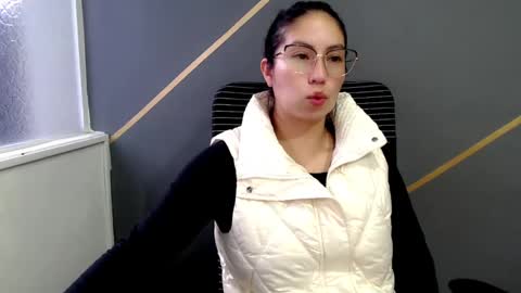 Snapshot of katybelladonna chatting on 8, 1, 2025 KATY online show from 8, 1, 2025