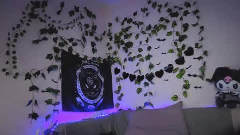 Mia online show from 9, 3, 2026