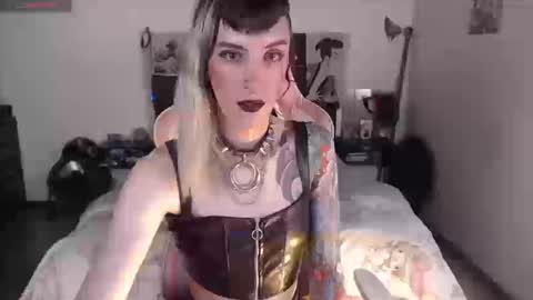 Snapshot of kawaimisfit chatting on 19, 9, 2025 luna online show from 19, 9, 2025