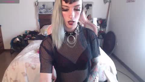 Snapshot of kawaimisfit chatting on 7, 10, 2025 luna online show from 7, 10, 2025