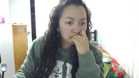  Khawit  online show from 14, 4, 2026