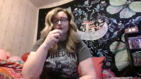 Snapshot of kaybug98 chatting on 9, 2, 2025 kaybug98 online show from 9, 2, 2025