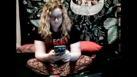 Snapshot of kaybug98 chatting on 27, 2, 2025 kaybug98 online show from 27, 2, 2025