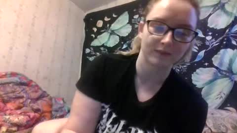 Snapshot of kaybug98 chatting on 29, 10, 2025 kaybug98 online show from 29, 10, 2025