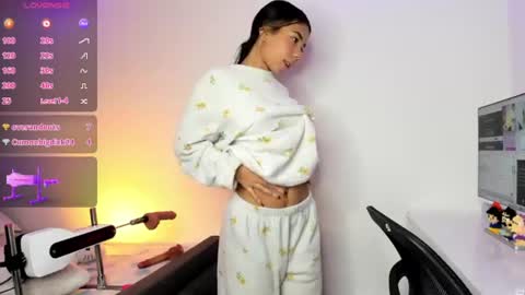 Snapshot of kaylanee_ chatting on 3, 8, 2026 Kaylane online show from 3, 8, 2026