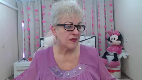 Snapshot of kaylesmoll chatting on 7, 2, 2026 kaylesmoll online show from 7, 2, 2026