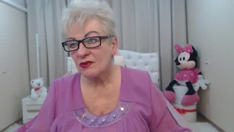 Snapshot of kaylesmoll chatting on 25, 2, 2026 kaylesmoll online show from 25, 2, 2026