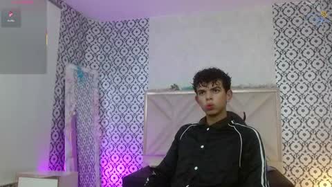 Snapshot of keahi_tay chatting on 3, 3, 2026 keahi online show from 3, 3, 2026