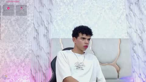 Snapshot of keahi_tay chatting on 24, 3, 2026 keahi online show from 24, 3, 2026