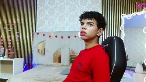 Snapshot of keahi_tay chatting on 6, 4, 2026 keahi online show from 6, 4, 2026