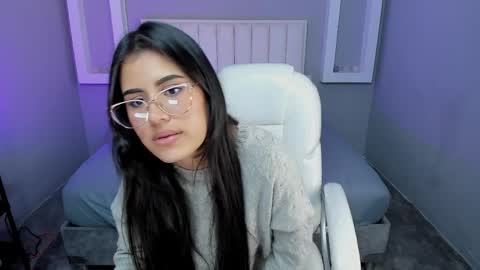 Keily Bennet online show from 4, 4, 2026