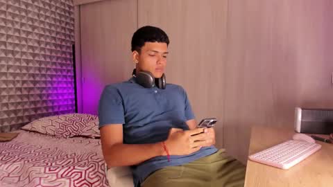 Snapshot of keinner_bigdick chatting on 7, 3, 2026 KEINNER online show from 7, 3, 2026