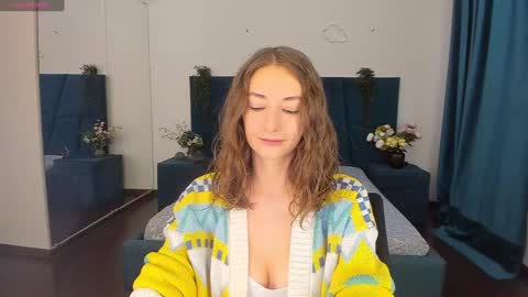 Kelly XO online show from 6, 12, 2024