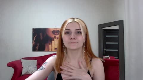 Kelly Stoneys online show from 5, 2, 2025