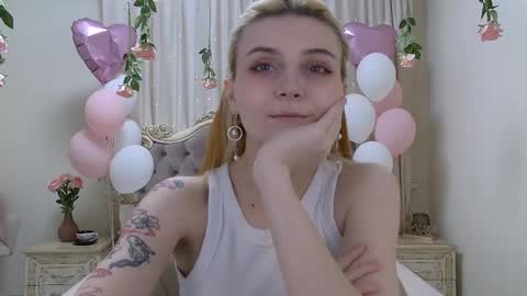 Kelly Stoneys online show from 7, 3, 2025