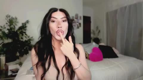 Kelsi  online show from 8, 2, 2026