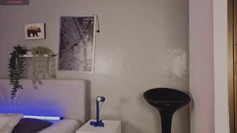   online show from 10, 10, 2025