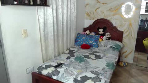 Snapshot of kendall_morry chatting on 25, 11, 2025 kendall online show from 25, 11, 2025