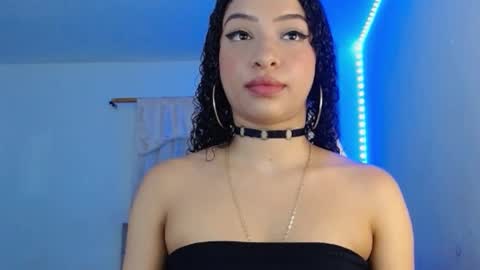 Snapshot of kendallrush2 chatting on 3, 2, 2025 Kendall Rush online show from 3, 2, 2025