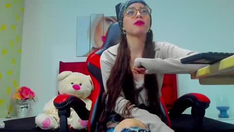 Snapshot of kendalyener chatting on 5, 3, 2025 KENDALYENER online show from 5, 3, 2025