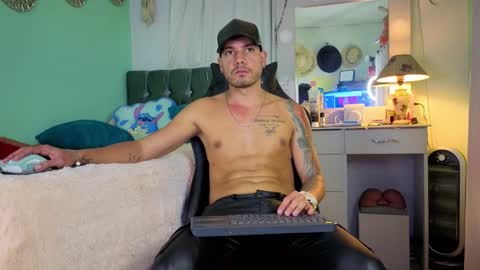Chriss Morales online show from 23, 10, 2025