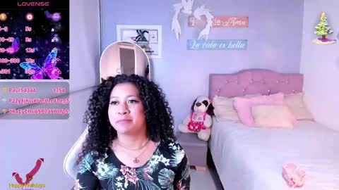 Snapshot of kenia_thompson01 chatting on 3, 12, 2024 01 online show from 3, 12, 2024
