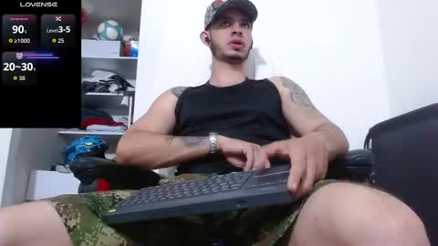 Snapshot of kenn_blake1 chatting on 20, 10, 2025 blake online show from 20, 10, 2025