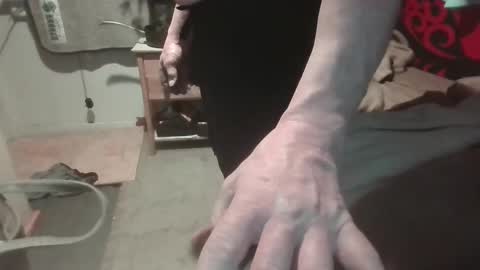 Snapshot of kenneth69h chatting on 7, 1, 2025 kenneth69h online show from 7, 1, 2025