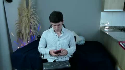 Santiago online show from 6, 3, 2026