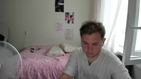 Snapshot of kesh_mne chatting on 18, 6, 2026 kesh_mne online show from 18, 6, 2026