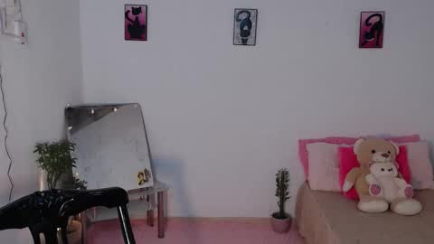Snapshot of kesha_brooks chatting on 25, 9, 2025 Mia  online show from 25, 9, 2025