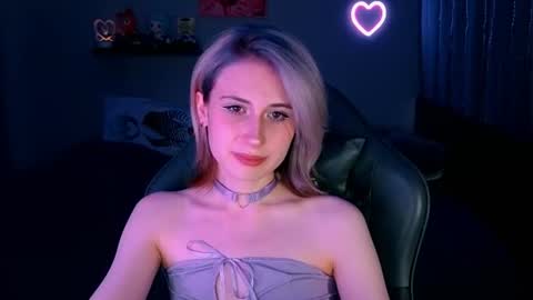 Snapshot of keti_moon chatting on 19, 6, 2026 Keti 3 online show from 19, 6, 2026