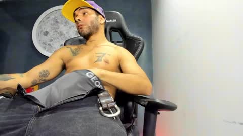 Snapshot of kevin_bronx chatting on 20, 12, 2024 Kevin online show from 20, 12, 2024