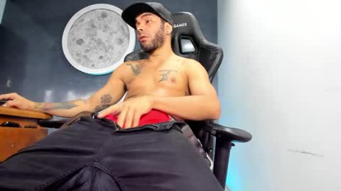 Snapshot of kevin_bronx chatting on 26, 12, 2024 Kevin online show from 26, 12, 2024