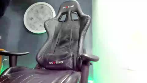 Snapshot of kevin_bronx chatting on 31, 12, 2024 Kevin online show from 31, 12, 2024