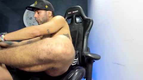 Snapshot of kevin_bronx chatting on 11, 1, 2025 Kevin online show from 11, 1, 2025