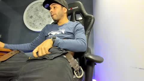 Snapshot of kevin_bronx chatting on 16, 1, 2025 Kevin online show from 16, 1, 2025