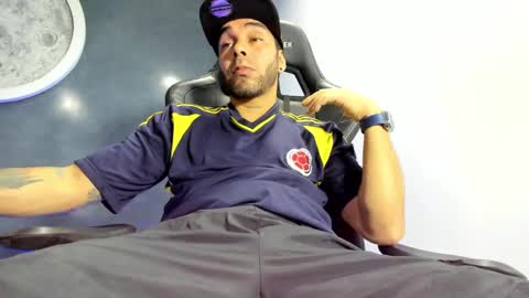 Snapshot of kevin_bronx chatting on 23, 1, 2025 Kevin online show from 23, 1, 2025