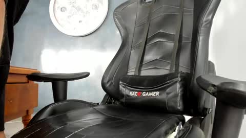 Snapshot of kevin_bronx chatting on 27, 1, 2025 Kevin online show from 27, 1, 2025