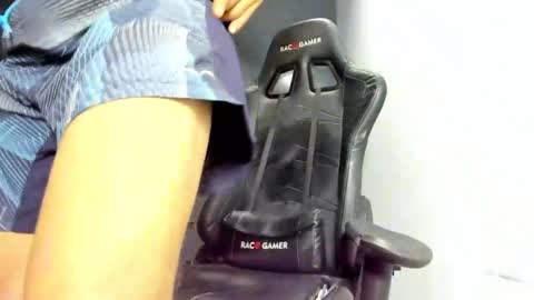 Snapshot of kevin_bronx chatting on 30, 1, 2025 Kevin online show from 30, 1, 2025