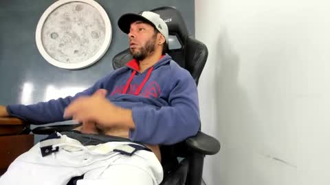 Snapshot of kevin_bronx chatting on 10, 2, 2025 Kevin online show from 10, 2, 2025