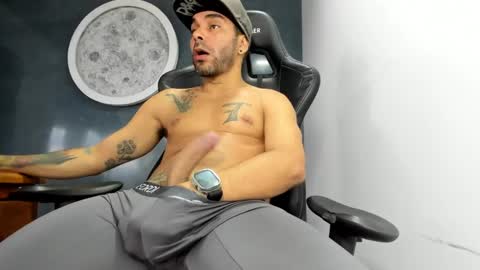 Snapshot of kevin_bronx chatting on 26, 2, 2025 Kevin online show from 26, 2, 2025