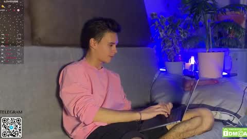 Snapshot of kevin_doo chatting on 28, 10, 2025 Fansly  Kevin T online show from 28, 10, 2025