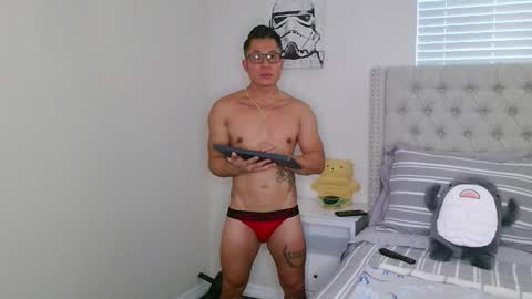 Snapshot of kevinkham chatting on 22, 10, 2025 kevinkham online show from 22, 10, 2025