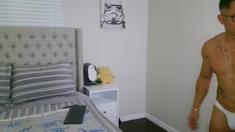 Snapshot of kevinkham chatting on 26, 10, 2025 kevinkham online show from 26, 10, 2025