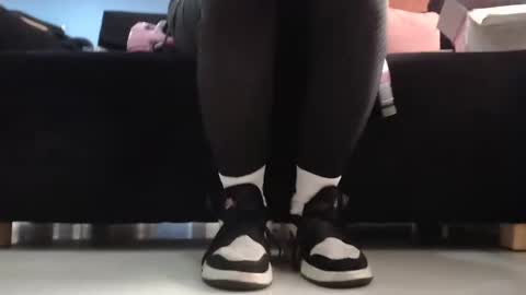     online show from 19, 2, 2025